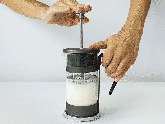 Cách pha cafe latte tại nhà