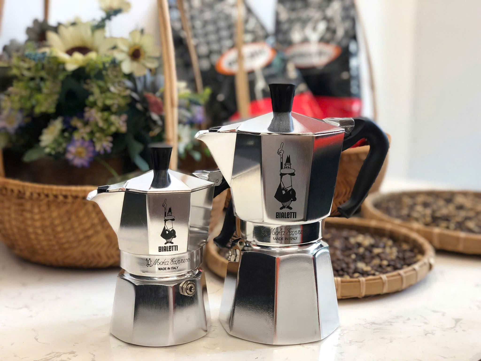 Ấm pha cà phê Bialetti Moka Express có nhiều kích cỡ