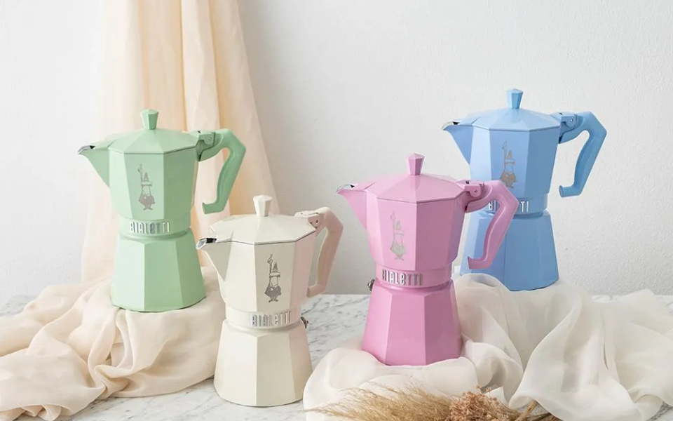 Bảng màu sắc đa dạng với các gam pastel nhẹ nhàng, trang nhã