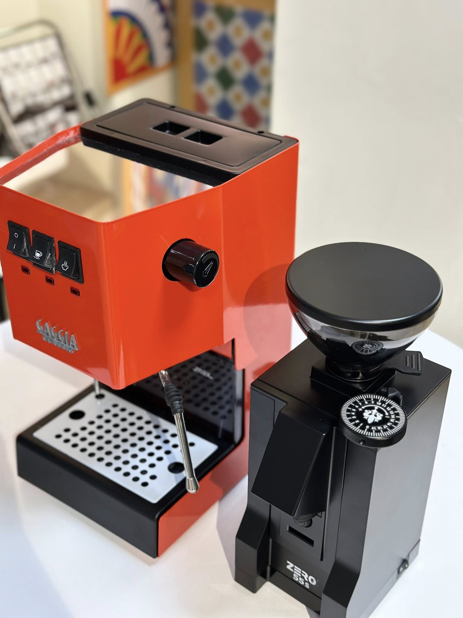 Gaggia Classici E24 và Eureka Mignon Zero 55s