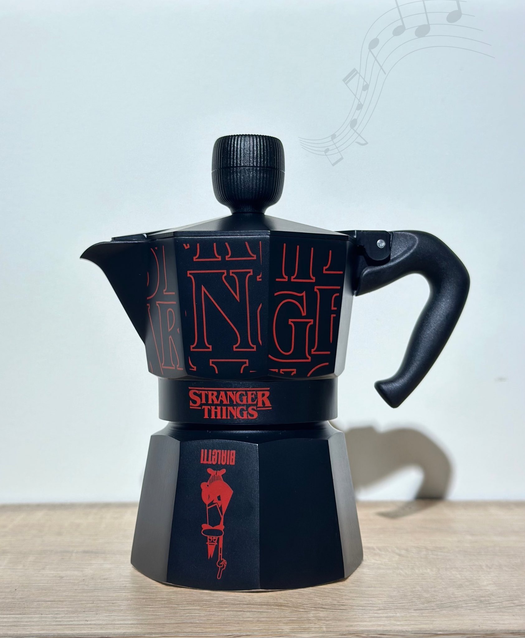 Bialetti Moka Express Stranger things sở hữu những chi tiết thiết kế mới lạ, độc đáo