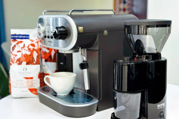 Review WPM ZD 10T – Máy xay cafe mini gia đình “dễ mua – dễ dùng – dễ hài lòng” cho người mới bắt đầu