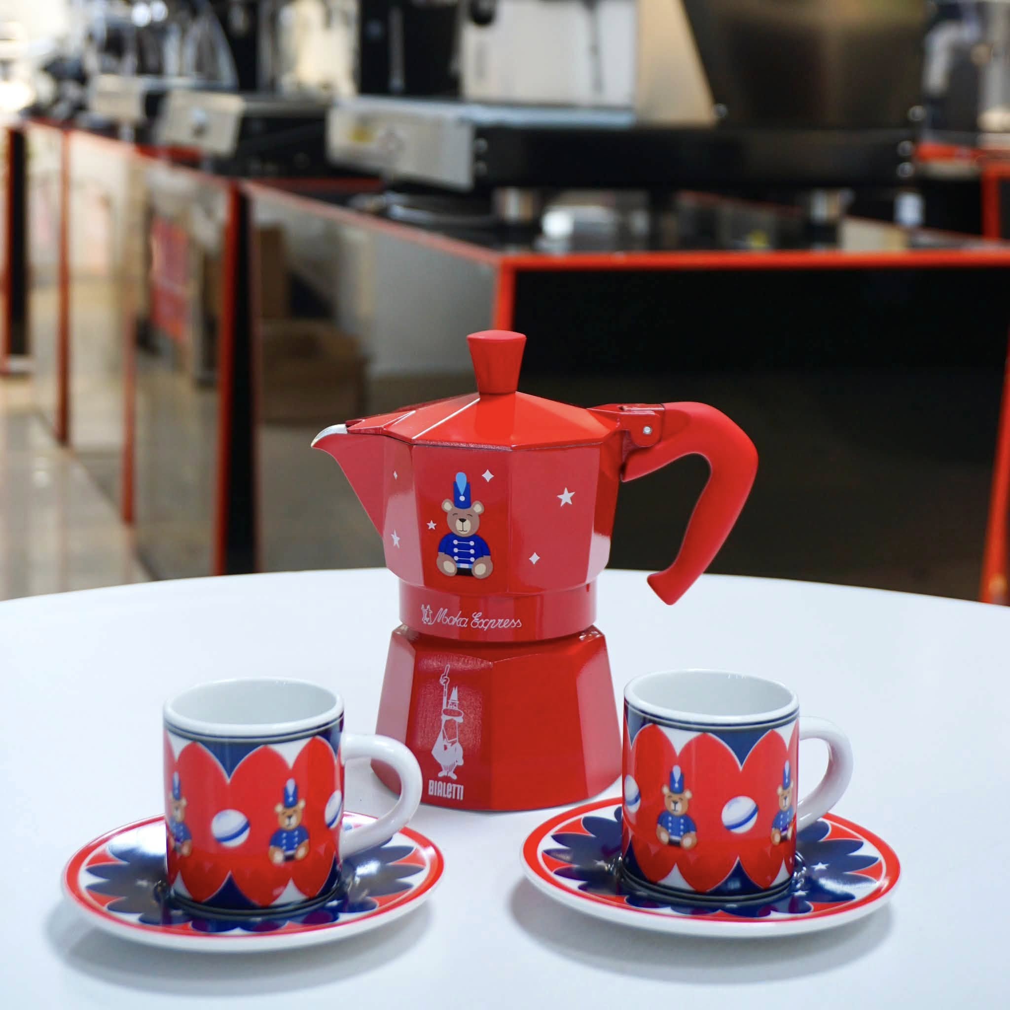 Set ấm và tách Bialetti Moka Express ORSETTO Teddy Bear red