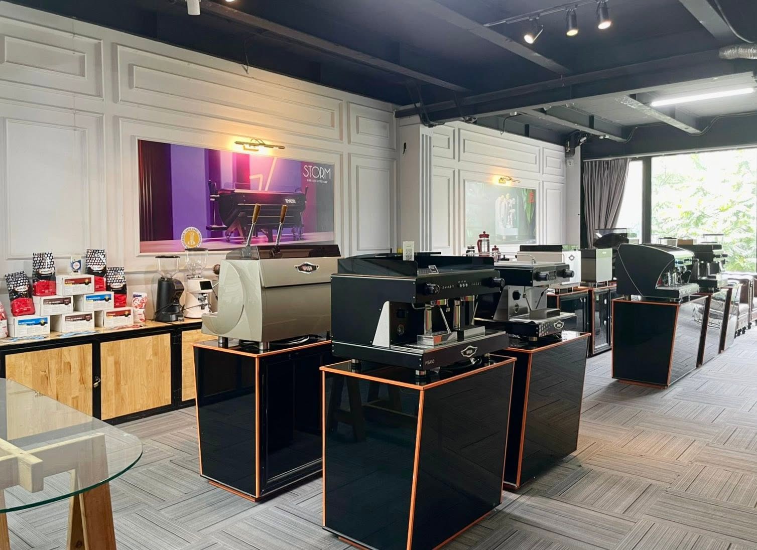 Showroom trưng bày máy pha cà phê Wega tại Hà Nội